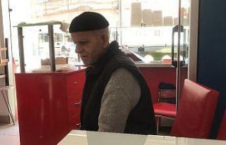 Esnafın dikkatiyle yönünü şaşıran yaşlı adam...