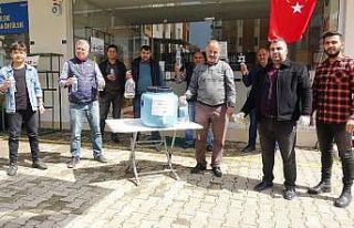 Esnaftan vatandaşlara ücretsiz dezenfektan