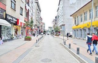 "Evinde kal" uyarısı kepenk kapattırdı