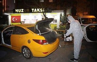Eyüpsultan’da taksi durakları ve taksiler dezenfekte...