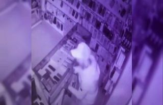 Fatih’te 11 telefon çalan hırsızlar kamerada