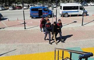 FETÖ şüphelisi karı kocanın saklandıkları eve...