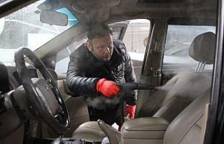 Fırsatçılara kızdı, vatandaşların araçlarını...