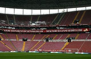 Galatasaray taraftarlarından Çanakkale pankartları