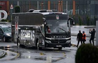 Galatasaray ve Beşiktaş stada ulaştı