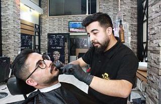 Gaziantepli berberden korona virüse steril önlem