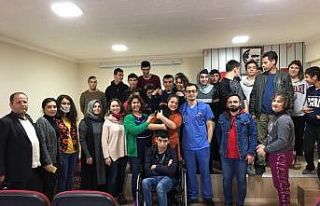 Gebzeli çocuklara hayvan sevgisi aşılanıyor