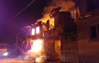 Geceyi alevler aydınlattı