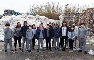 Geri dönüşüm tesislerine inceleme gezisi