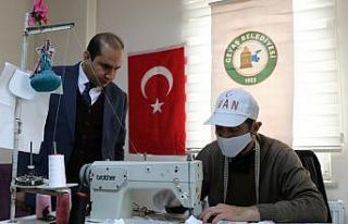 Gevaş Belediyesinden vatandaşlara ücretsiz maske