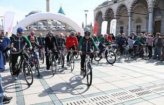 Glokoma dikkat çekmek için pedal çevirdiler