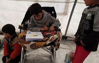 Göçmen çocukların yüzünü Bahçeli güldürdü