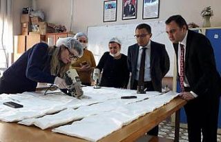 Gönüllü öğretmen ve öğrencilerden hastanelere...