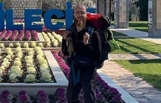 Hacca gitmek için 8 bin 870 kilometre yol yürüyecek