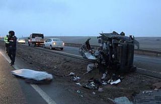 Hafif ticari araç yolcu otobüsüne çarptı: 1 ölü,...