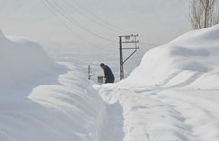 Hakkari’de 12 yerleşim yolu ulaşıma kapandı