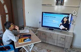 Hakkari’de EBA ile ilk ders işlendi