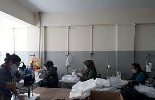 Halk Eğitim Merkezi maske üretimine başladı-