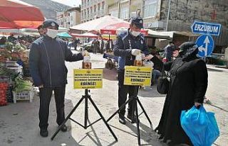 Halk Pazarında korona virüs önlemleri