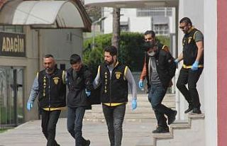 Hayat kadınlarına bin lira kaptırınca otel görevlisini...