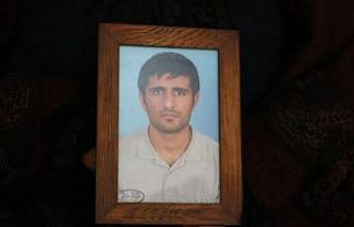 HDP önündeki evlat nöbetine bir aile daha katıldı