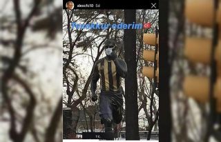 Heykeline maske takılan Alex’ten teşekkür