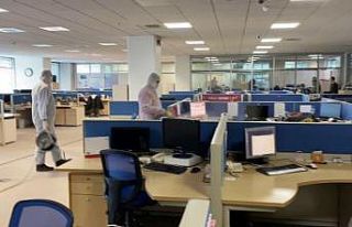 Hizmet sektörü plazalarda çalışmasını sürdürüyor