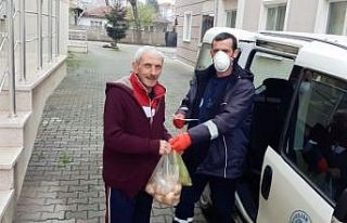 İhtiyaçları için bir telefon yetiyor