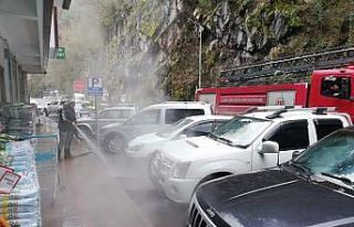 İlçe merkezini kaplıca suyu ile dezenfekte ettiler