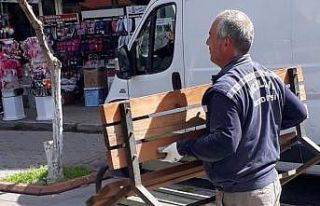 İncirliova’da belediye bankları kaldırıyor