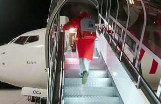 İnen ve kalkan her uçak dezenfekte ediliyor