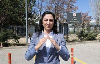 İşaret diliyle evde kal çağrısı yaptı, Bakan...