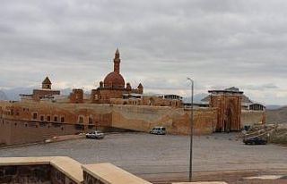 İshak Paşa Sarayı korona virüs tedbirleri kapsamında...