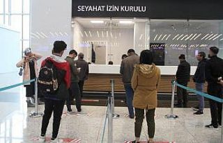İstanbul Havalimanı’nda yolcular seyahat izin...