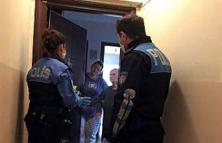 İstanbul’da ev ev dolaşan polis, korona virüs...