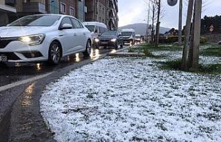 İstanbulluları dolu sürprizi karşıladı