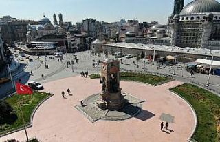 İstanbul’un sahilleri ve meydanları boş kaldı
