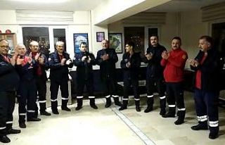 İtfaiyecilerden sağlık çalışanlarına moral...