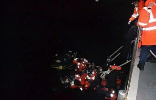 İzmir açıklarında 12’si çocuk 21 düzensiz...