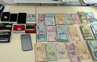 İzmir’de gaybubet evlerine yönelik operasyonda...