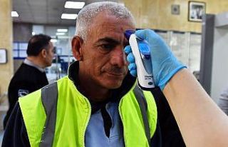 İzmir’de koronavirüse karşı ateş ölçerli...