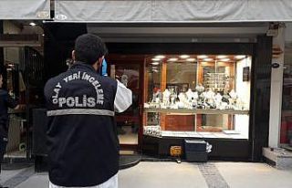 İzmir’de maskeli kuyumcu soygunu