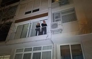 İzmir’de sağlık çalışanlarına alkışlı...