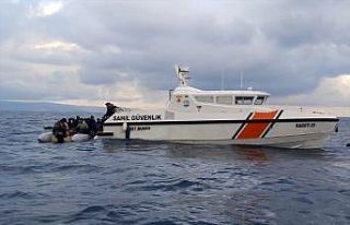 İzmir’de Türk karasularına itilen 48 sığınmacı...