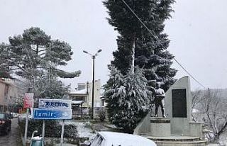 İzmir’e Mart ayında kar sürprizi