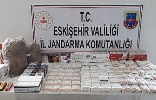 Jandarma ekipleri kaçak sigara üretimi yapan 2 şüpheliyi...