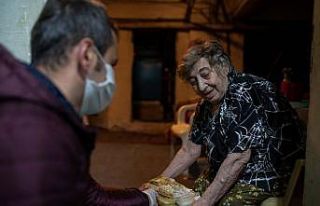 Kadıköy Belediyesi’nden yaşlılara sıcak yemek