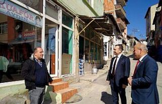 Kapı kapı dolaşarak korona virüsünü anlattılar