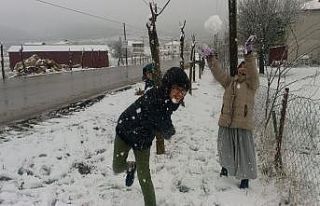 Kar yağışına en çok sevinen çocuklar oldu