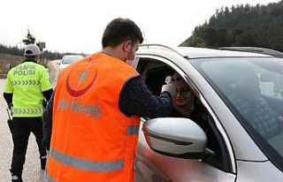 Karabük’te kente giriş çıkışlar ateş ölçer...